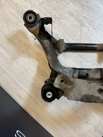01-06 BMW E46 M3 REAR SUSPENSION SUBFRAME AXLE CARRIER CRADLE