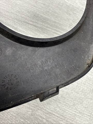 PORSCHE 15-18 MACAN FRONT RIGHT FOG LIGHT LAMP TRIM COVER BEZEL + PDC SENSOR OEM