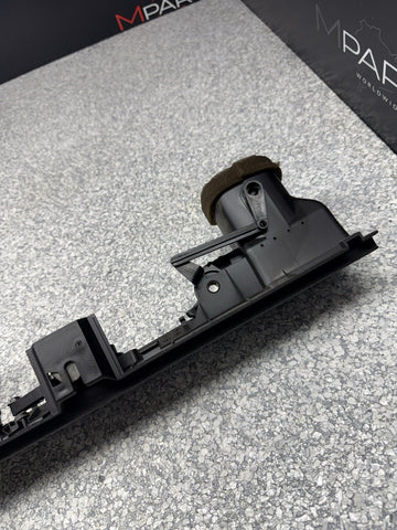 BMW E36 3-SERIES M3 328i 325i 323i GLOVE BOX UPPER DASH AIR VENT TRIM BLACK