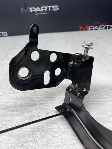 BMW G80 G82 G83 M3 M4 FRONT RIGHT HEADLIGHT MOUNT BRACKET PLATE 51118071636 OEM