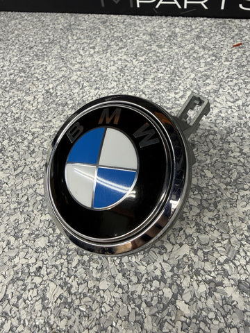 2006-2010 BMW E63 E64 650i 645Ci M6 Trunk Hatch Handle Flip Emblem