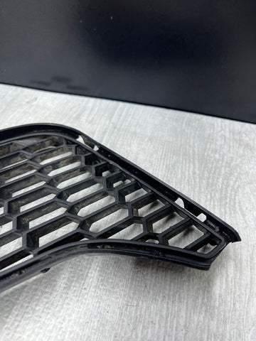 15-20 BMW F80 F82 F83 M3 M4 Front Bumper Right Passenger Grille Insert Trim OEM