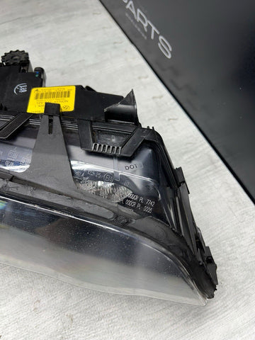 OEM BMW 02-06 E46 330 M3 Bixenon Headlight 1305621772 *Chipped Tabs*