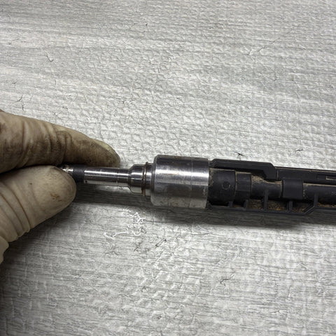 OEM BMW F10 F12 F13 F85 M5 M6 X5 Engine N63 S63 High Pressure Fuel Injector