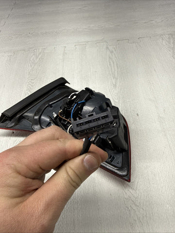 15-17 BMW F82 F83 M4 REAR LEFT DRIVER INNER TAIL LIGHT OEM 63217296101 7296101