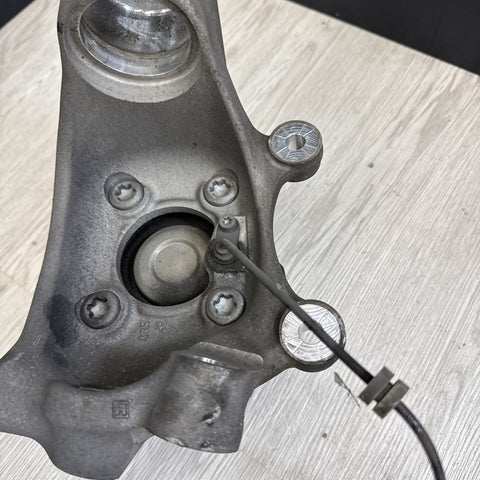 15-20 OEM BMW F80 F82 F83 M3 M4 Front Right Hub Spindle Knuckle Wheel Bearing