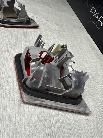 03-06 BMW E46 325 330 M3 Trunk Mounted Inner Tail lights Pair 6920705 6920706