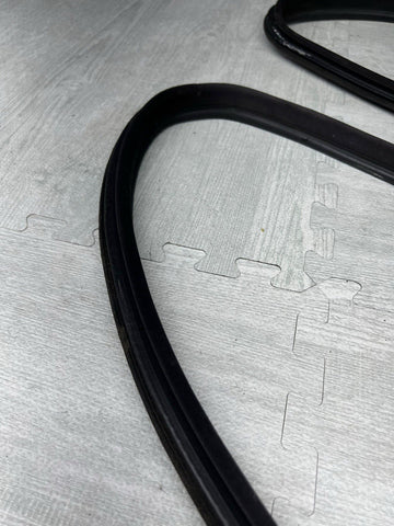 01-06 BMW E46 M3 Rear Quarterpanel Quarter Panel Window Seals Black 51368252621