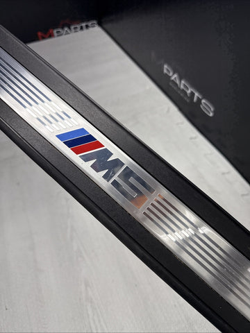 BMW M5 F10 11-16 4DR SALOON FRONT PASSENGER DOOR SILL KICK PLATE TRIM 8050049