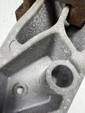 99-03 BMW E39 M5 Transmission Bracket OEM 1094722