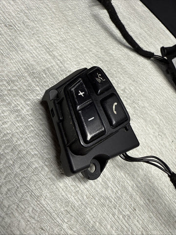 BMW E82 E88 E90 E92 E93 335 M3 BMW Steering Wheel Harness *Faded Buttons*