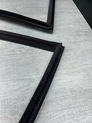 01-06 BMW E46 M3 Rear Quarterpanel Quarter Panel Window Seals Black 51368252621