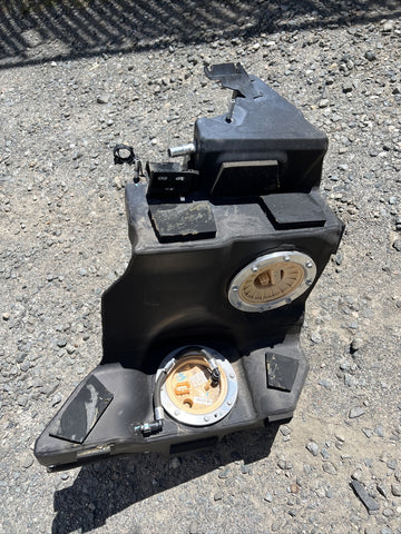 15-19 Ferrari 488 GTB Left Driver Fuel Gas Tank 314302 + Fuel Pump