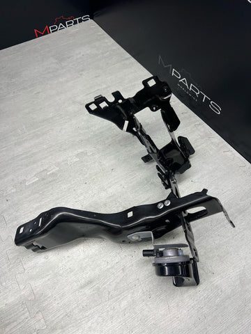 20-24 BMW 840 850 F91 F92 F93 G16 M8 LEFT DRIVER HEADLIGHT SUPPORT MOUNT BRACKET