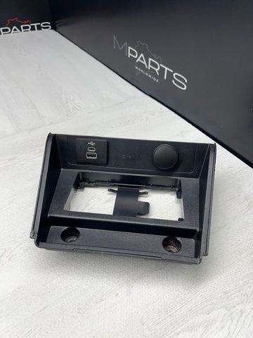 2024-2025 FORD MUSTANG GT CENTER CONSOLE WIRELESS CHARGER PHONE COVER PANEL OEM