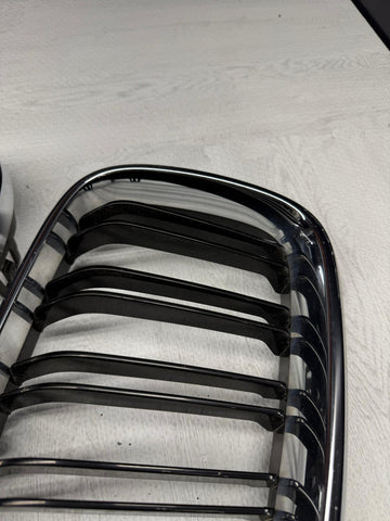 16-21 BMW Genuine F87 M2 2018 Front Kidney Grille Pair L+R OEM 7295522 / 7295521