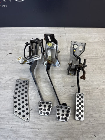 00-05 HONDA S2000 S2k PEDAL SET GAS BRAKE & CLUTCH PEDALS W ALL SENSORS OEM Ap1