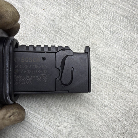 12-18 OEM BMW F82 F22 F30 F32 F10 F13 M4 MAF Mass Air Flow Sensor Meter Engine