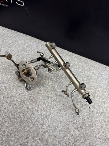 13-16 BMW F10 M5 S63 4.4L High Pressure Fuel Rail Injector Lines L+R Set OEM
