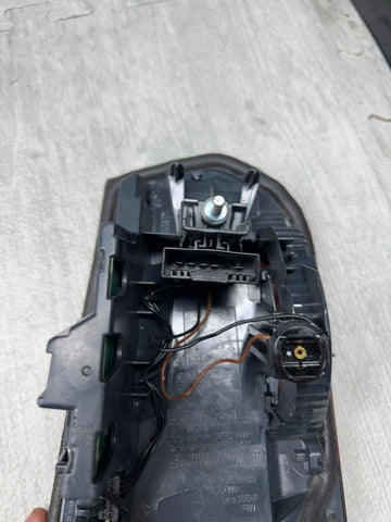 16-18 BMW F30 320 330 F80 M3 Sedan Right Rear Tail Light 8736912206 *Scratches*
