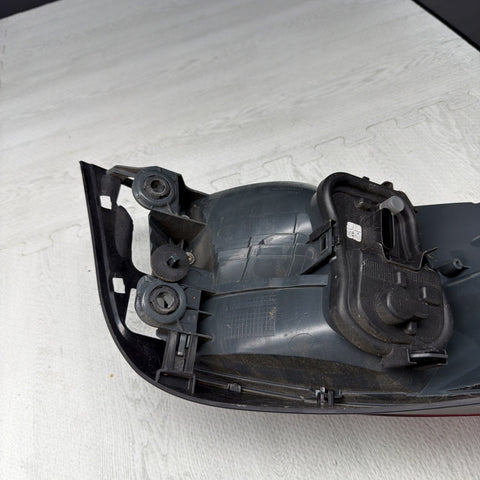 2015 - 2017 BMW F82 F83 M4 REAR RIGHT PASSENGER OUTER TAIL LIGHT OEM 7296100