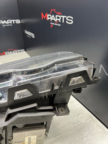 OEM BMW 02-06 E46 330 M3 Bixenon Headlight 1305621772 *Chipped Tabs*