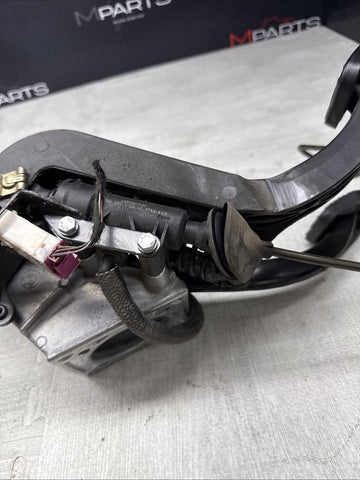 98-02 BMW Z3M Z3 MANUAL CLUTCH & BRAKE PEDAL ASSEMBLY OEM 1164842