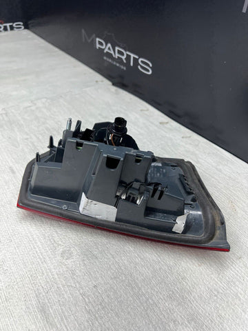 16-18 BMW F30 320 330 F80 M3 Sedan Right Rear Tail Light 8736912206 *Scratches*