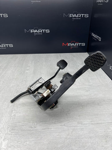BMW 98-02 Z3 M Z3M MANUAL CLUTCH & BRAKE PEDAL ASSEMBLY OEM 1164842