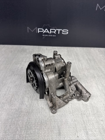 Oil Pump Oil Vacuum Pump Genuine BMW 7823009 F10 F11 25d 30d 35d 40d N57