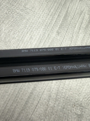 BMW E92 E93 FRONT SIDE DOOR GLOSS SHADOWLINE TRIMS OEM 7119079 7119080