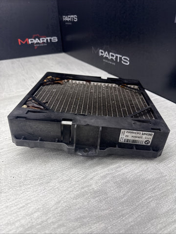 15-20 BMW F80 F82 F83 M3 M4 S55 FRONT RIGHT COOLER COOLANT RADIATOR OEM 2284604