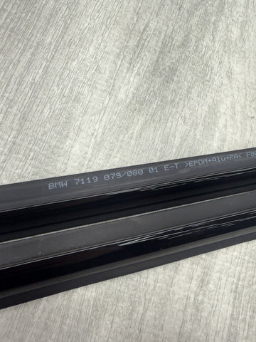 BMW E92 E93 FRONT SIDE DOOR GLOSS SHADOWLINE TRIMS OEM 7119079 7119080
