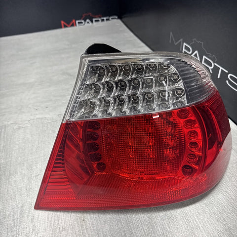 01-06 BMW E46 330 M3 CONVERTIBLE REAR LED TAIL LIGHT PASSENGER