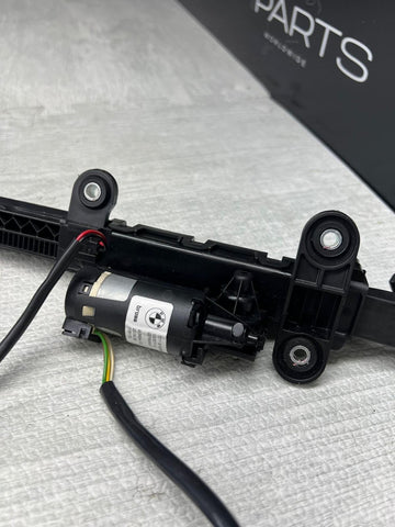 2006-2013 BMW E92 E93 M3 COUPE RIGHT SEAT BELT HANDOVER 7211 9165380-02 OEM