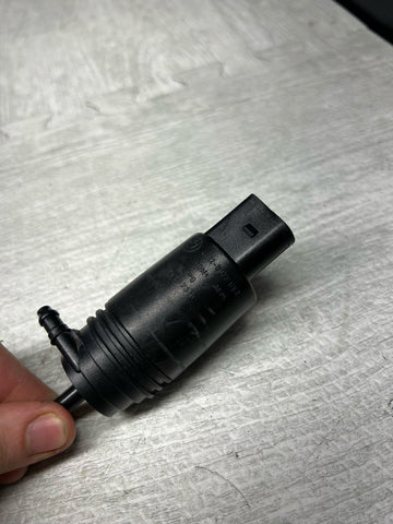 OEM Windshield Washer Pump 67128362154 BMW Z4 M3 E46 E38 E39 E60 E65 E53 X3 X5