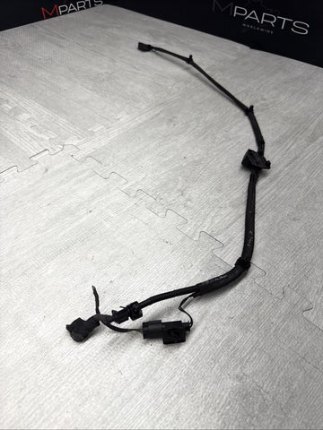 BMW 12-18 F30 F80 750Li FRONT WINDSHIELD WASHER SPRAY NOZZLE HOSE OEM 13264011