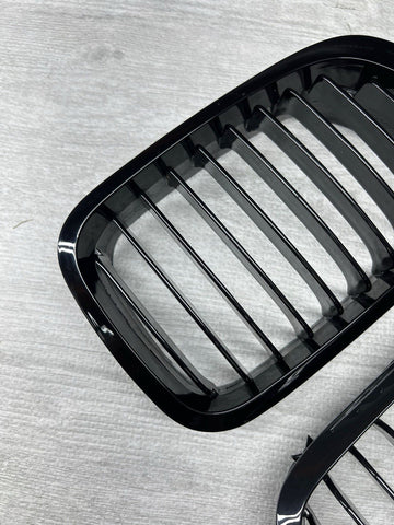 BMW 01-06 E46 M3 Front Kidney Grilles Gloss Black Set