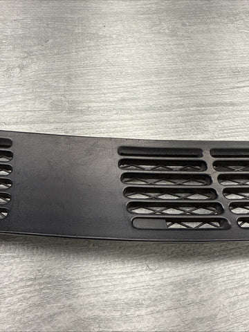 BMW 3 E30 1980 Wiper Trim 1904572 ARB21318 51131904572