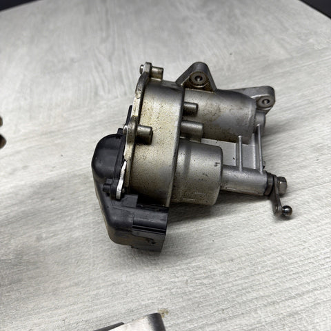 BMW 06-13 E90 E92 E93 M3 E60 E63 E64 M5 M6 THROTTLE BODY ACTUATORS 13627838085