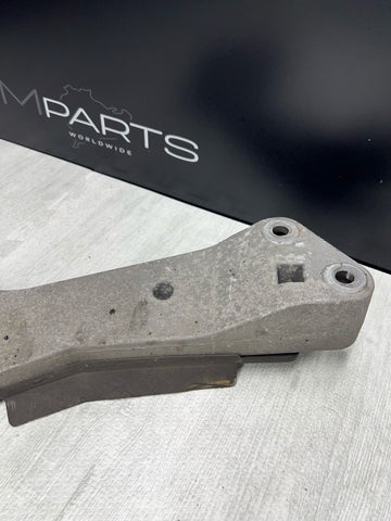 BMW G30 G01 G02 G11 G12 F90 F93 G07 M5 M8 TRANSMISSION CROSSMEMBER MOUNT BRACKET