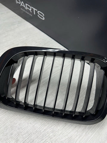BMW 01-06 E46 M3 Front Kidney Grilles Gloss Black Set