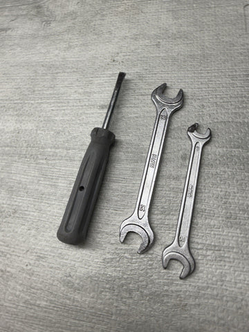 01-06 BMW E46 325 330 M3 Emergency Trunk Tool Tools Kit Set OEM HEYCO