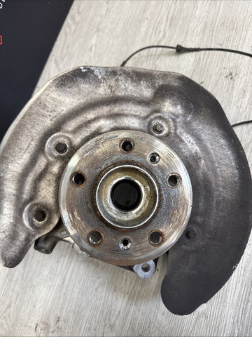 BMW X3M F97 20-24 RIGHT PASSENGER REAR SPINDLE KNUCKLE HUB BEARING OEM