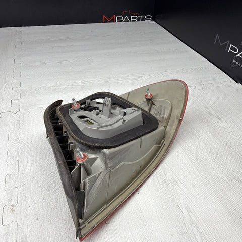 01-06 E46 BMW 330 M3 CONVERTIBLE REAR LED TAIL LIGHT LEFT 6937453