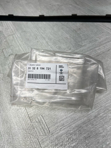 BMW E46 M3 Front Lower Door Moulding Seal Weatherstrip Gasket 51328194721 NEW