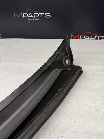 99-06 BMW E46 3 Series M3 Front Windshield Wiper Trim Molding Cowl Cover *Tab*