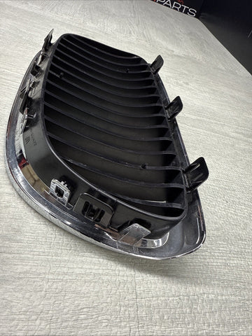 08-13 BMW E90 E92 E93 M3 Front Kidney Grille Right Chrome / Black Fins OEM