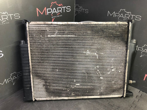 BMW E30 318 325 Coupe Radiator + Shroud