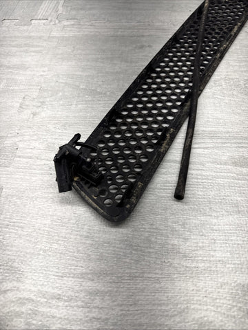 BMW E46 M3 2000-2006 Hood Grille Vent Grill OEM 51132694723 *Notes*